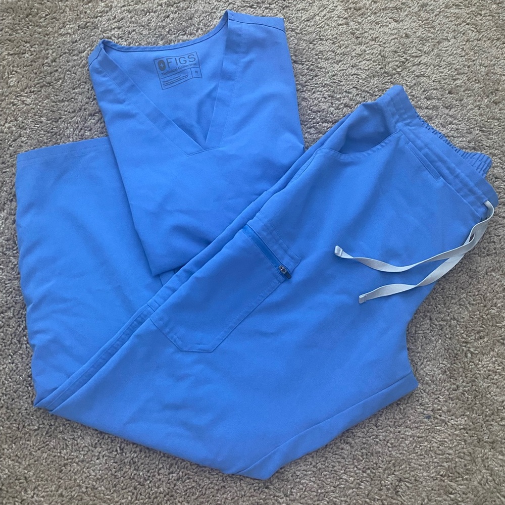 Figs Ceil Scrub Set - Medium - Casma 3 Pocket Top and Yola Skinny Scrub Pants